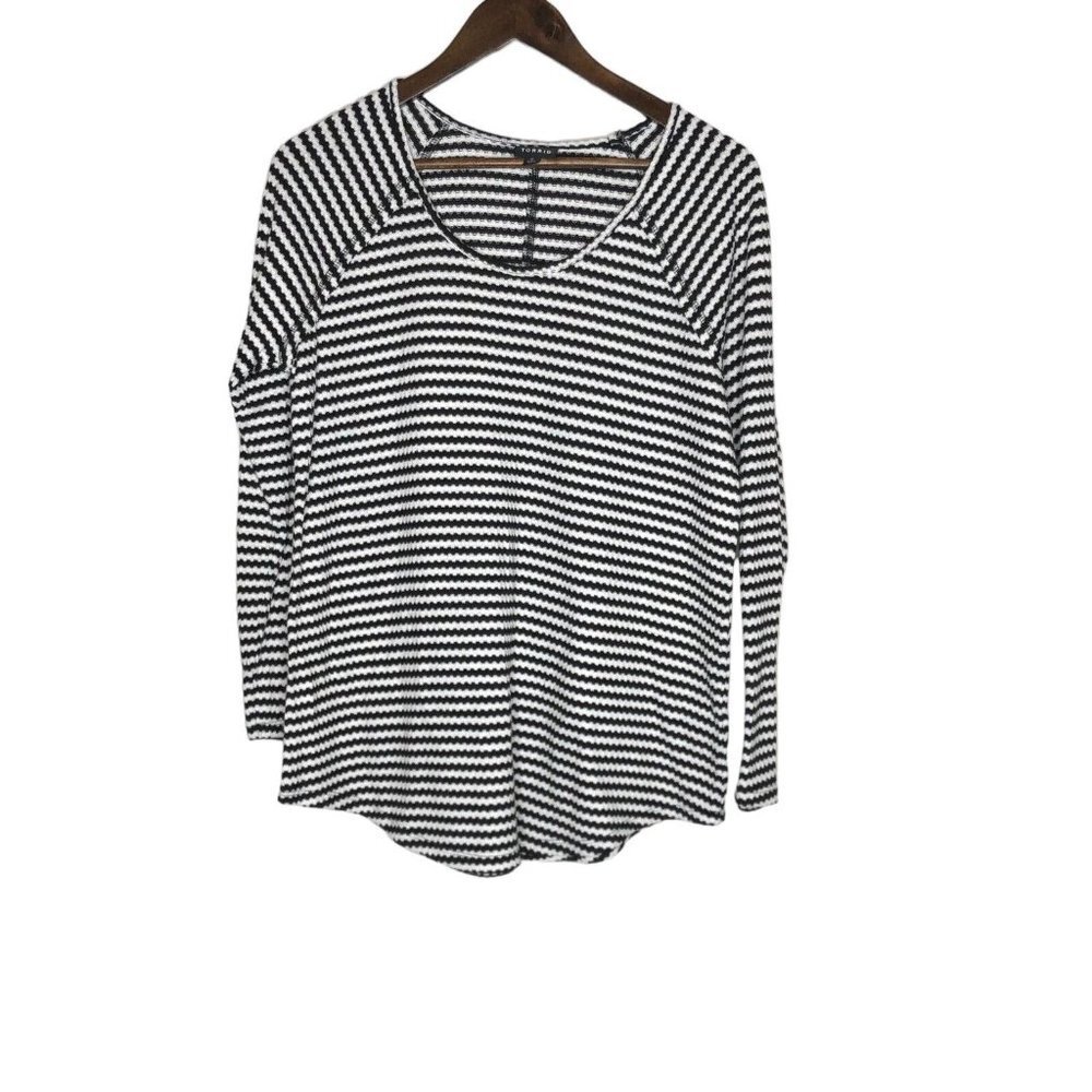 Torrid Black and White Striped Knit Long Sleeve Top Size 0‎